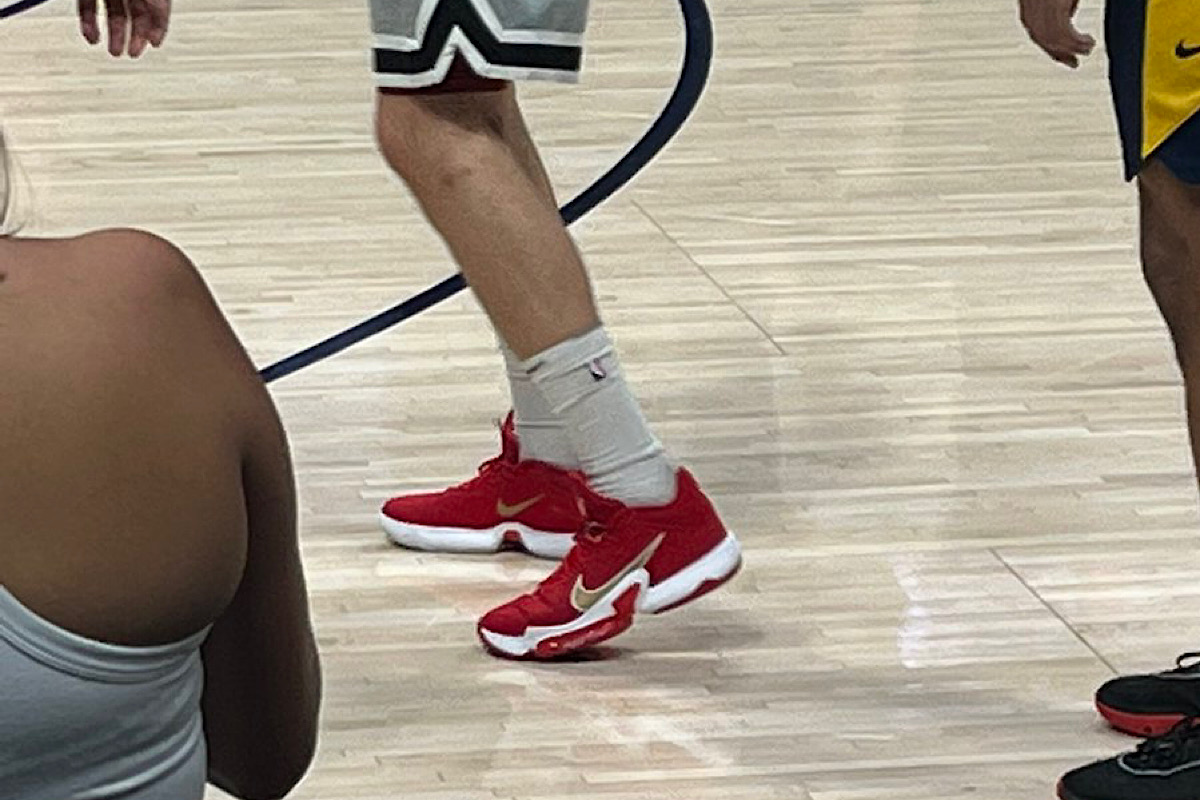 Nikola Jokic anello scarpe