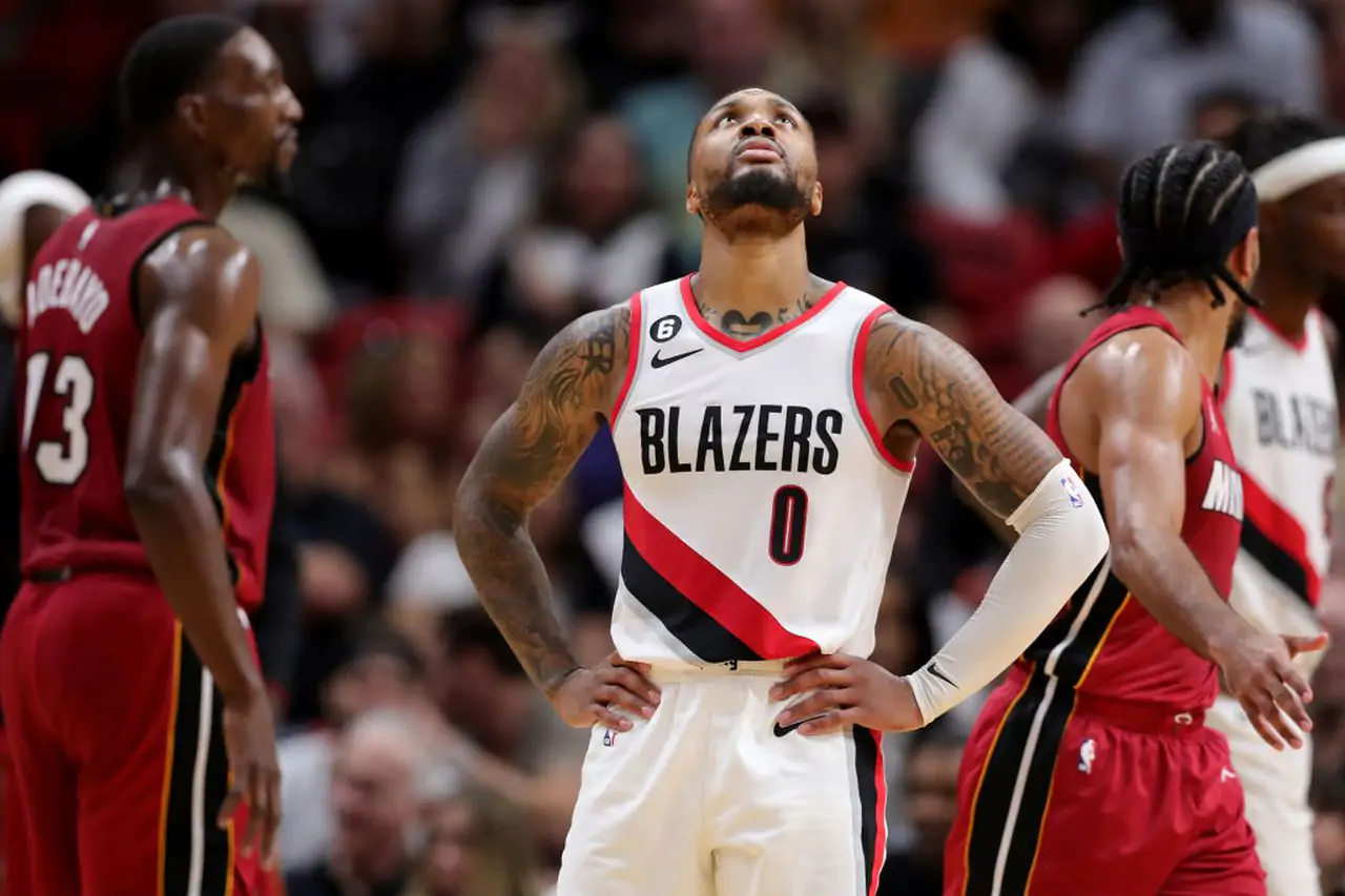 NBA, Shams Charania: “Miami sta preparando un’offerta di 3 o 4 prime scelte per Damian Lillard”