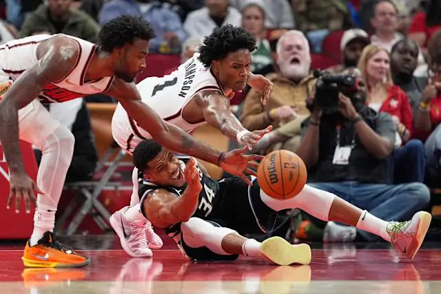 NBA, i Rockets battono i Bucks con un bruttissimo fallo di Amen Thompson nel finale